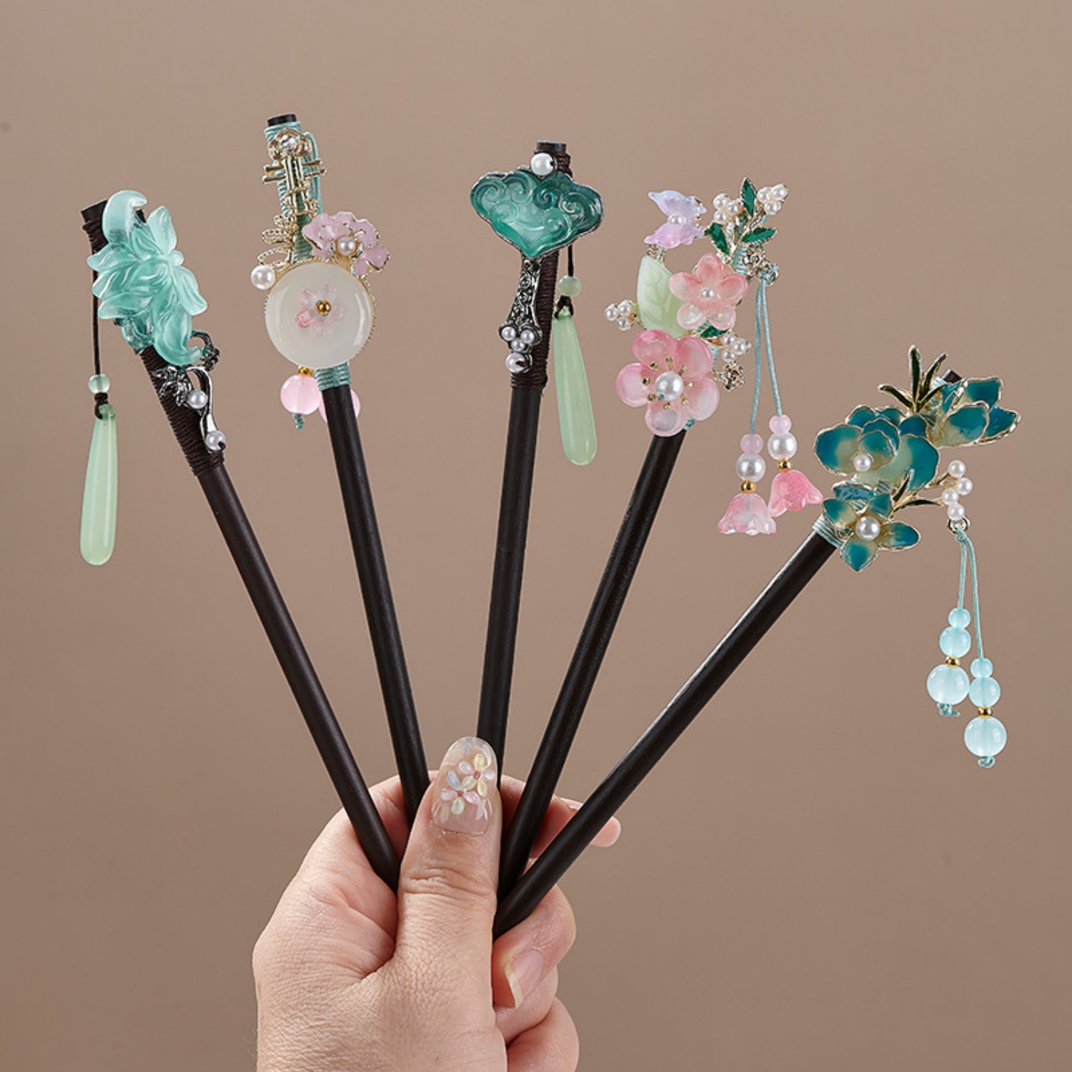 دبوس شعر خشبي بتصميم زهور عتيق - مراجعة Hanbok Hair Pin وسعره
